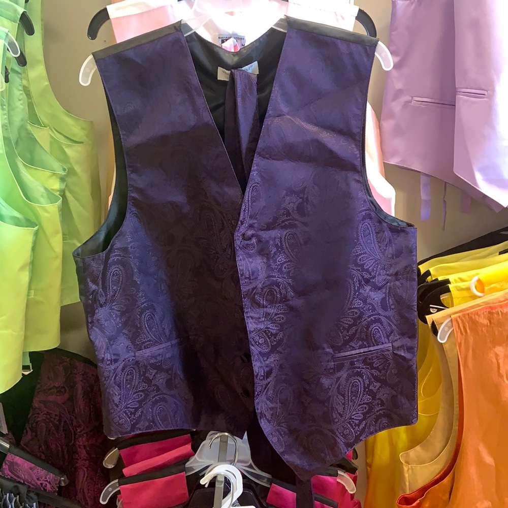 Paisleys plum vest and tie set